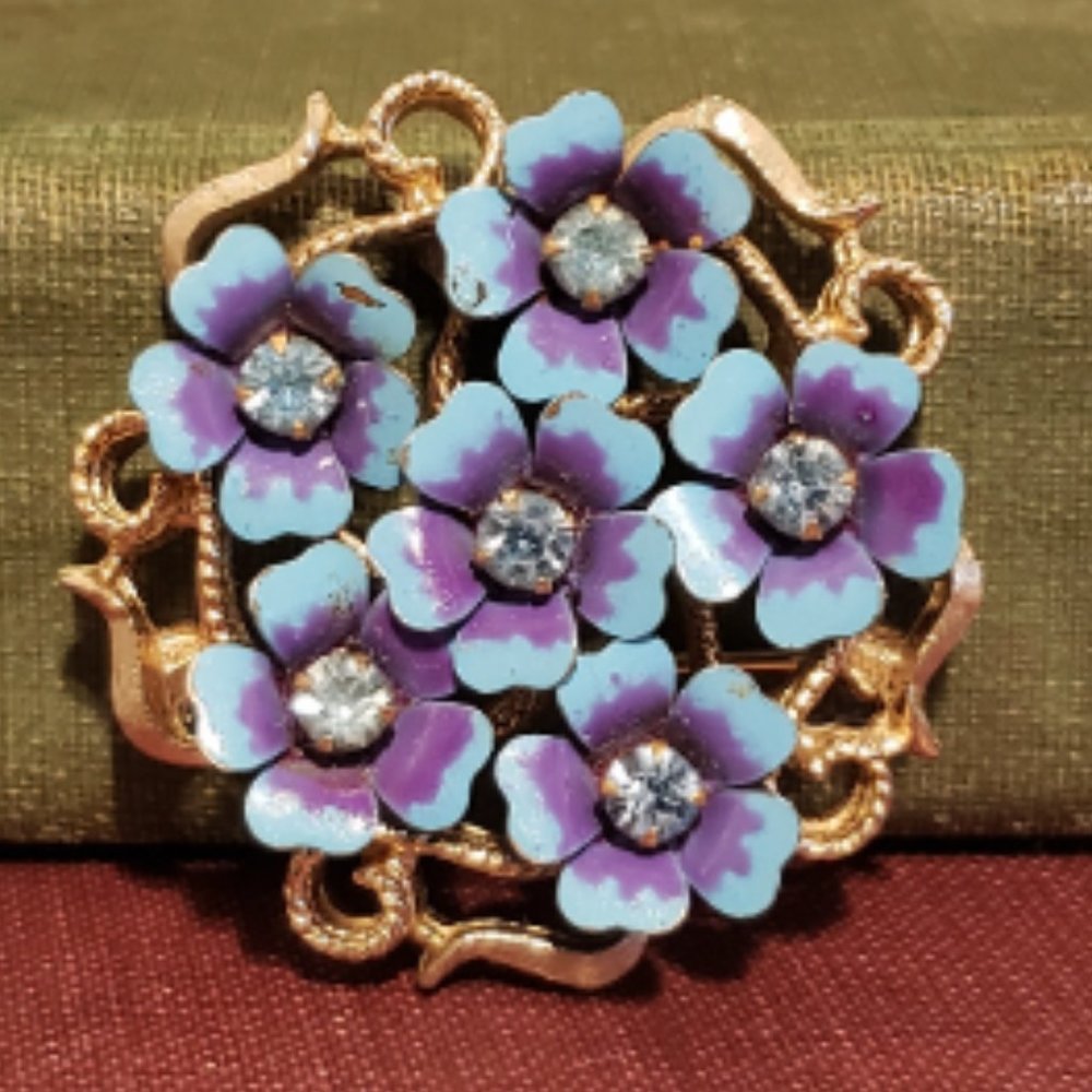 Forget-me-Not Avon Brooch Blue Flowers Pin Love Blossoms Collection